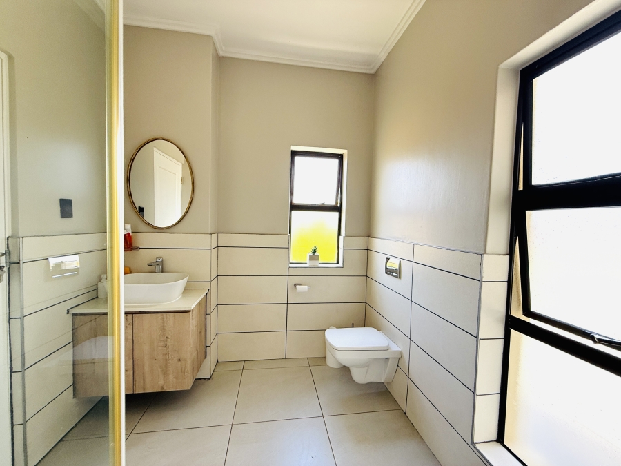 5 Bedroom Property for Sale in Kyalami Gauteng