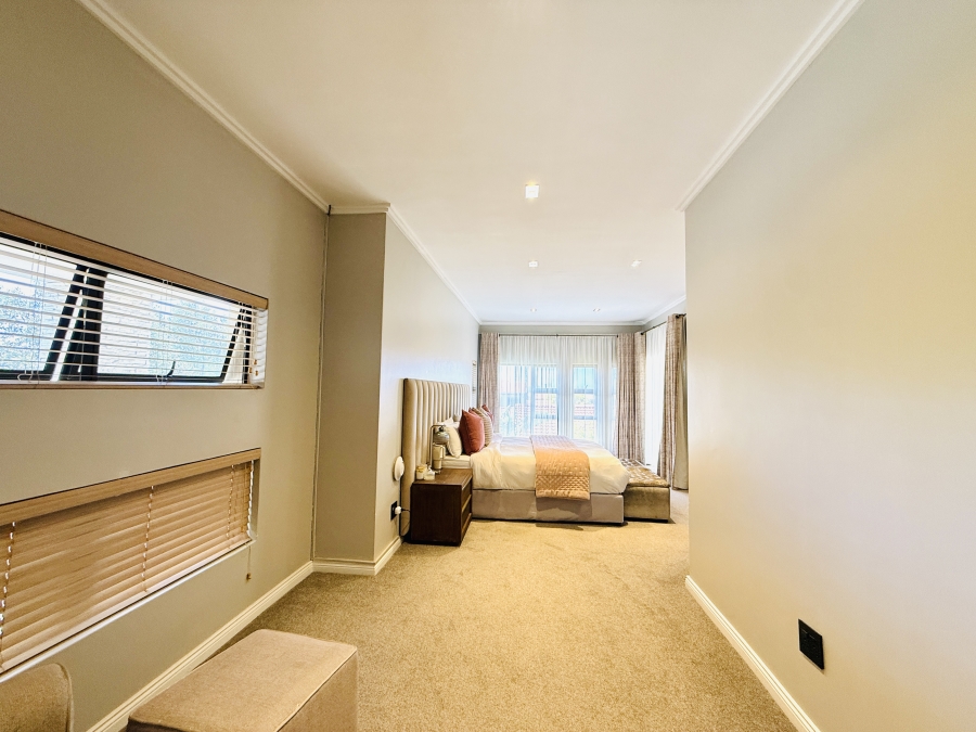 5 Bedroom Property for Sale in Kyalami Gauteng