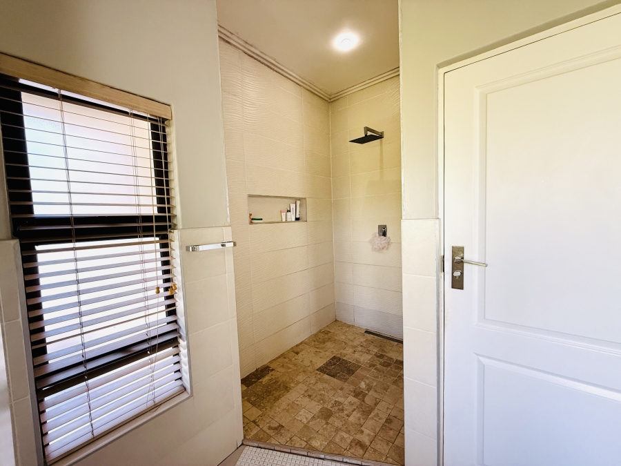 5 Bedroom Property for Sale in Kyalami Gauteng