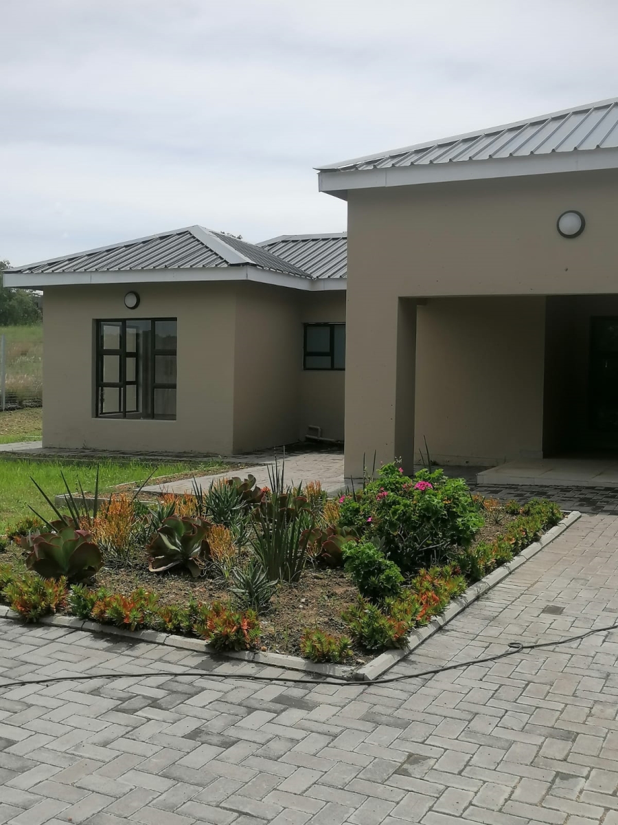 To Let 4 Bedroom Property for Rent in Kyalami Gauteng