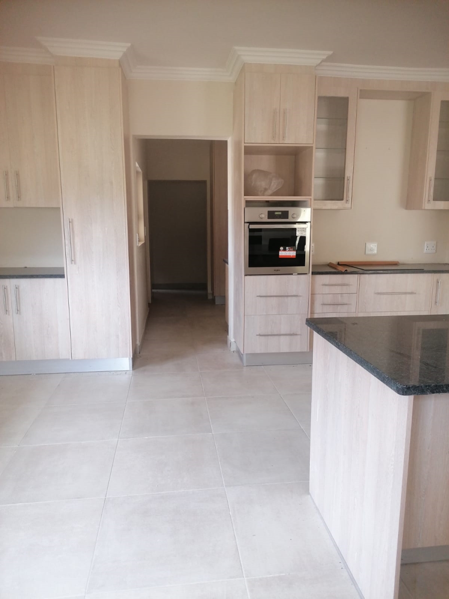 To Let 4 Bedroom Property for Rent in Kyalami Gauteng