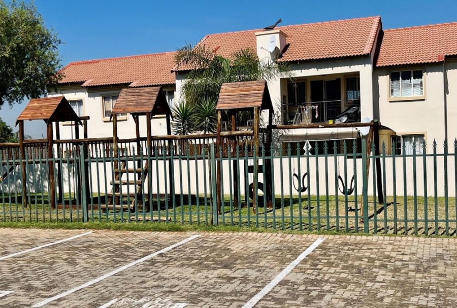 2 Bedroom Property for Sale in Country View Gauteng