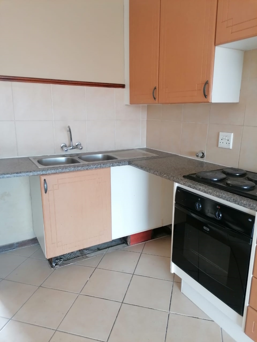 1 Bedroom Property for Sale in Noordwyk Gauteng