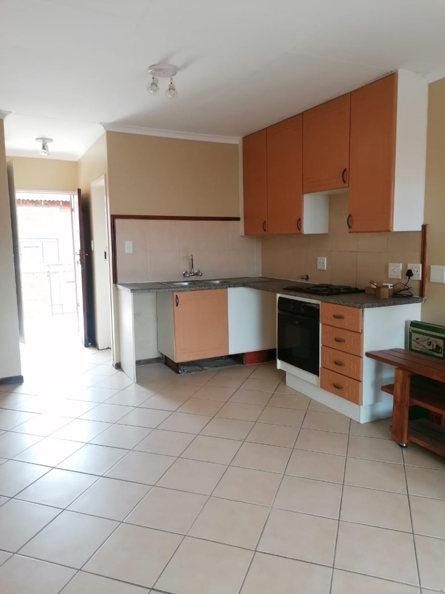 1 Bedroom Property for Sale in Noordwyk Gauteng