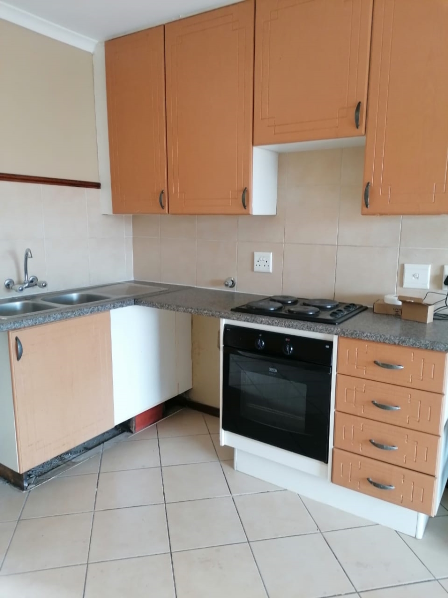 1 Bedroom Property for Sale in Noordwyk Gauteng