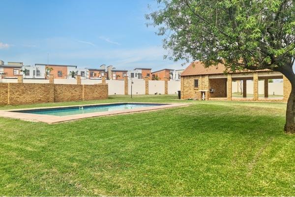 1 Bedroom Property for Sale in Noordwyk Gauteng