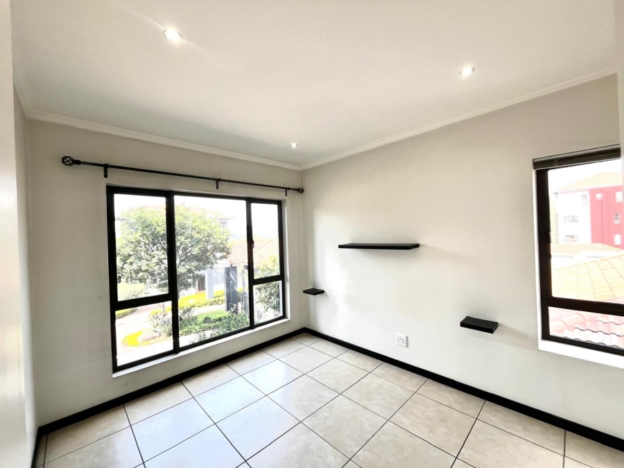 To Let 1 Bedroom Property for Rent in Lonehill Gauteng