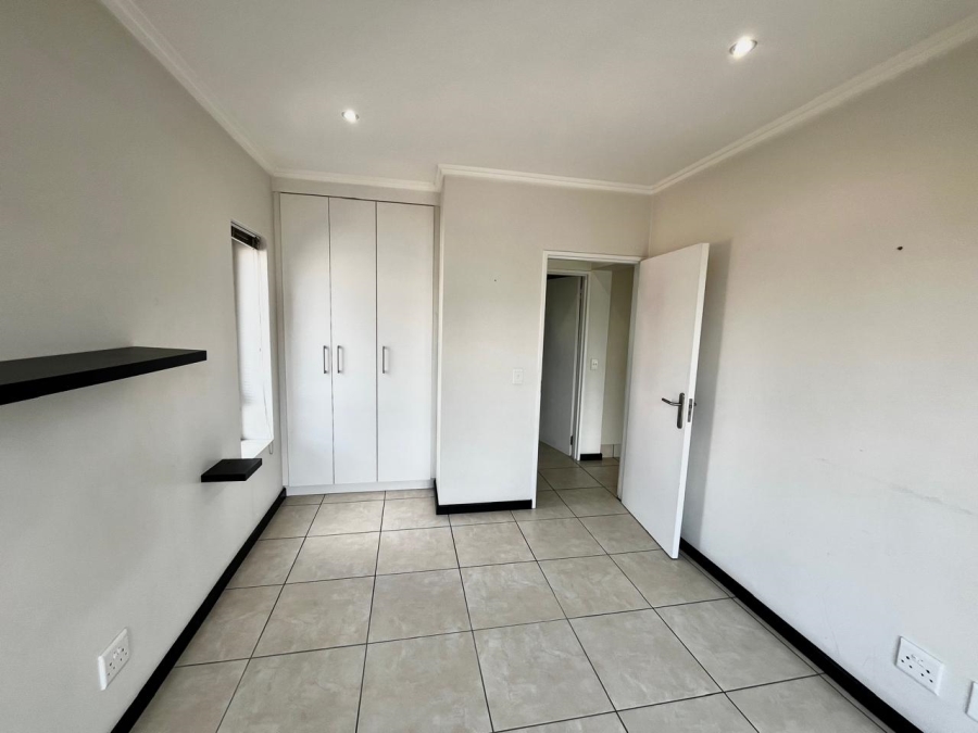To Let 1 Bedroom Property for Rent in Lonehill Gauteng