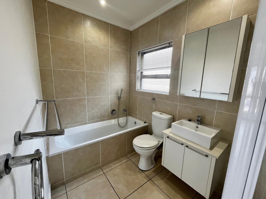To Let 1 Bedroom Property for Rent in Lonehill Gauteng