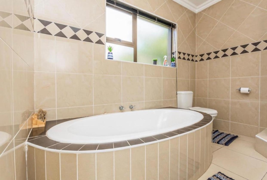 4 Bedroom Property for Sale in Eagle Canyon Golf Estate Gauteng