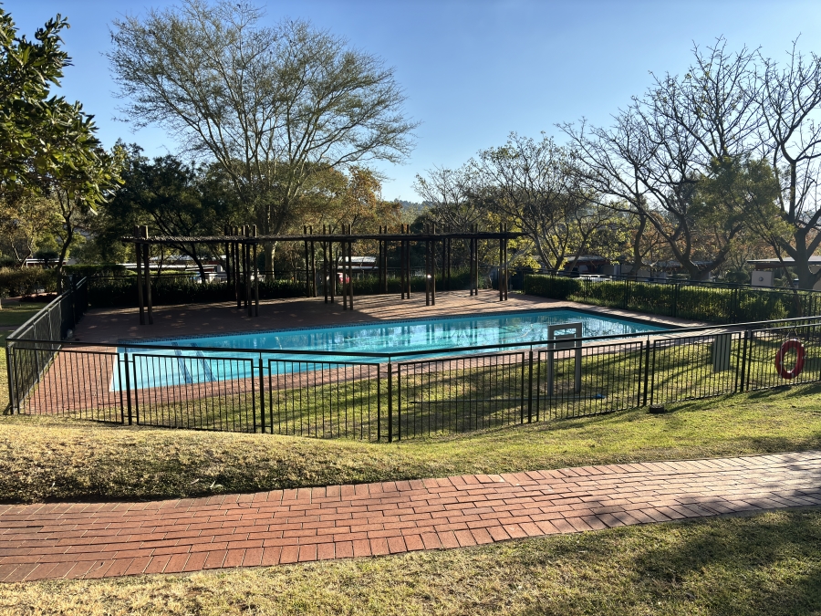 1 Bedroom Property for Sale in Jackal Creek Golf Estate Gauteng