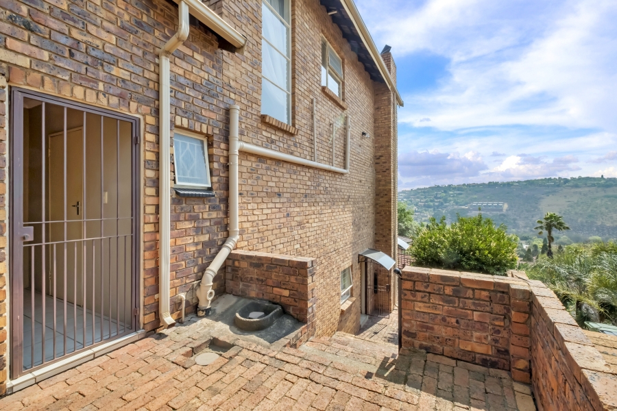 4 Bedroom Property for Sale in Helderkruin Gauteng