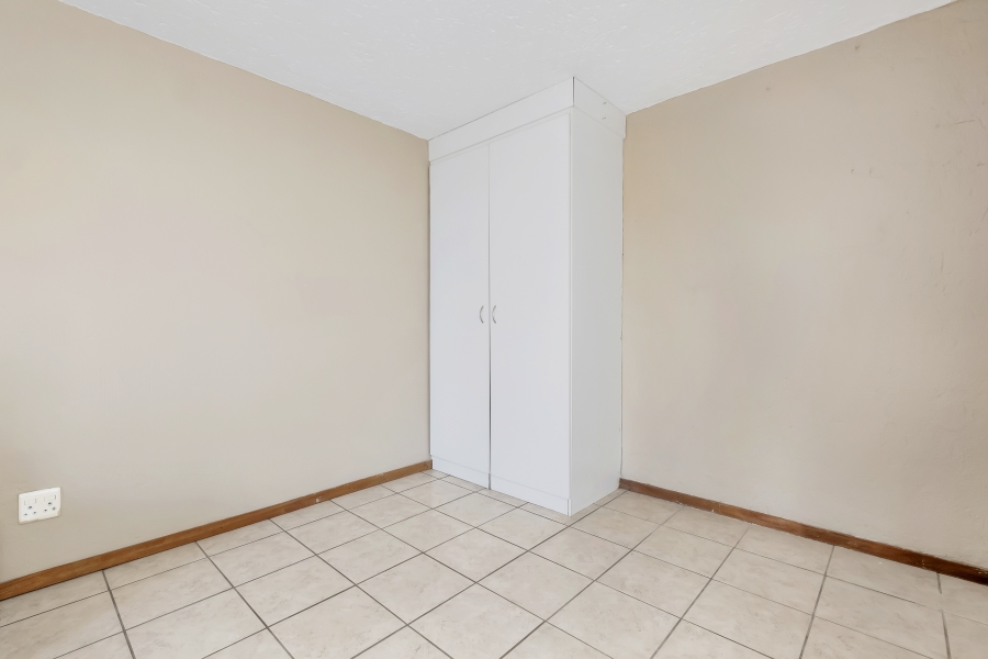 4 Bedroom Property for Sale in Helderkruin Gauteng