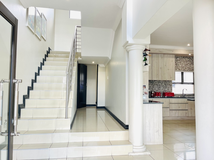 4 Bedroom Property for Sale in Kosmosdal Gauteng