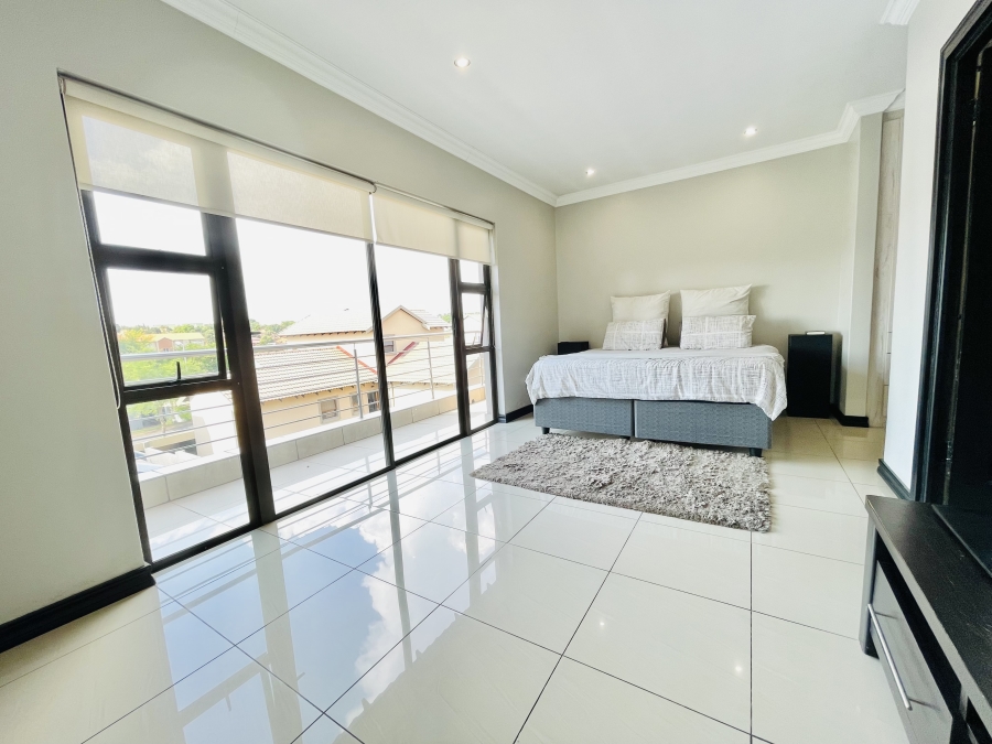 4 Bedroom Property for Sale in Kosmosdal Gauteng