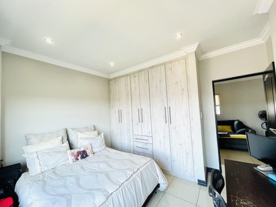 4 Bedroom Property for Sale in Kosmosdal Gauteng