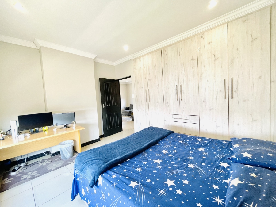 4 Bedroom Property for Sale in Kosmosdal Gauteng