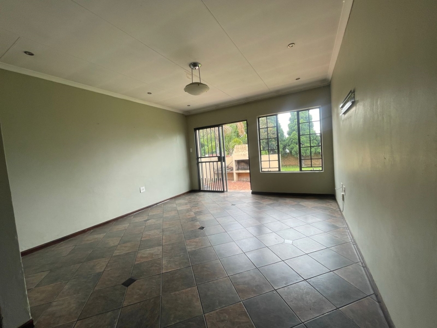 3 Bedroom Property for Sale in Thatchfield Estate Gauteng