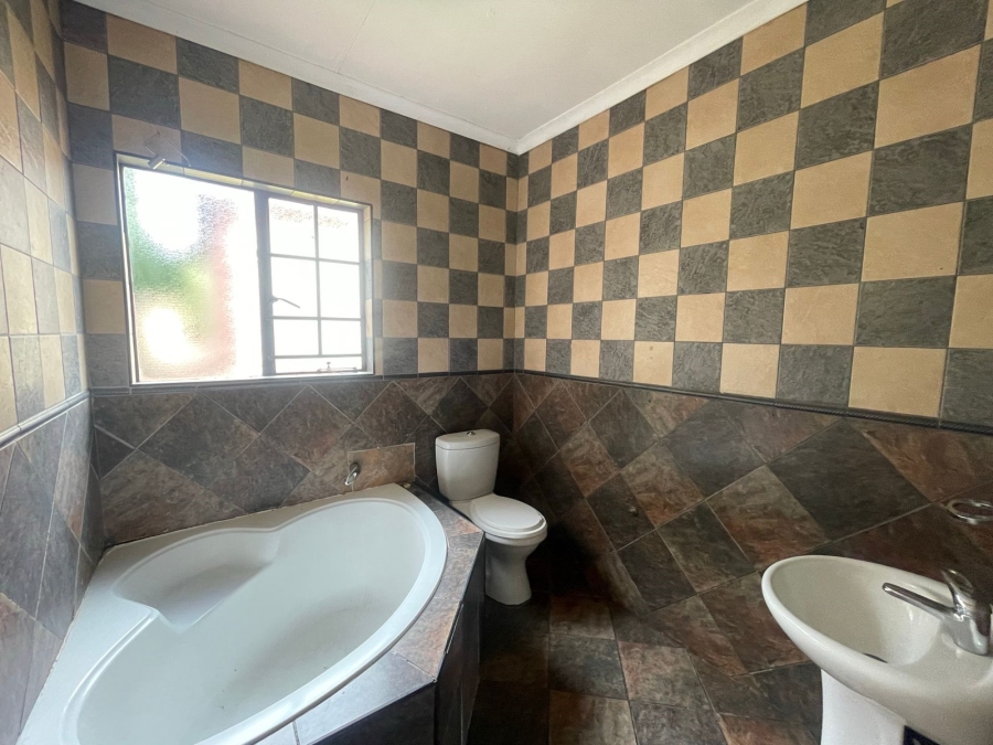 3 Bedroom Property for Sale in Thatchfield Estate Gauteng
