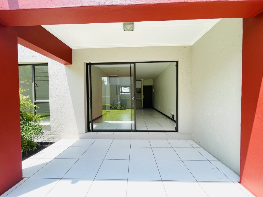 To Let 1 Bedroom Property for Rent in Fourways Gauteng