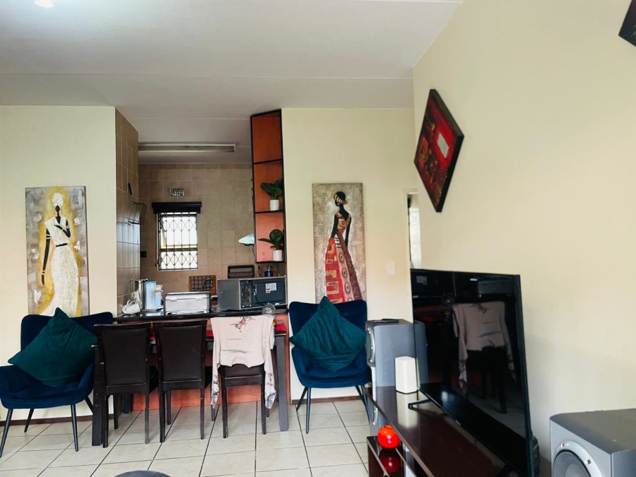 To Let 2 Bedroom Property for Rent in Pineslopes Gauteng