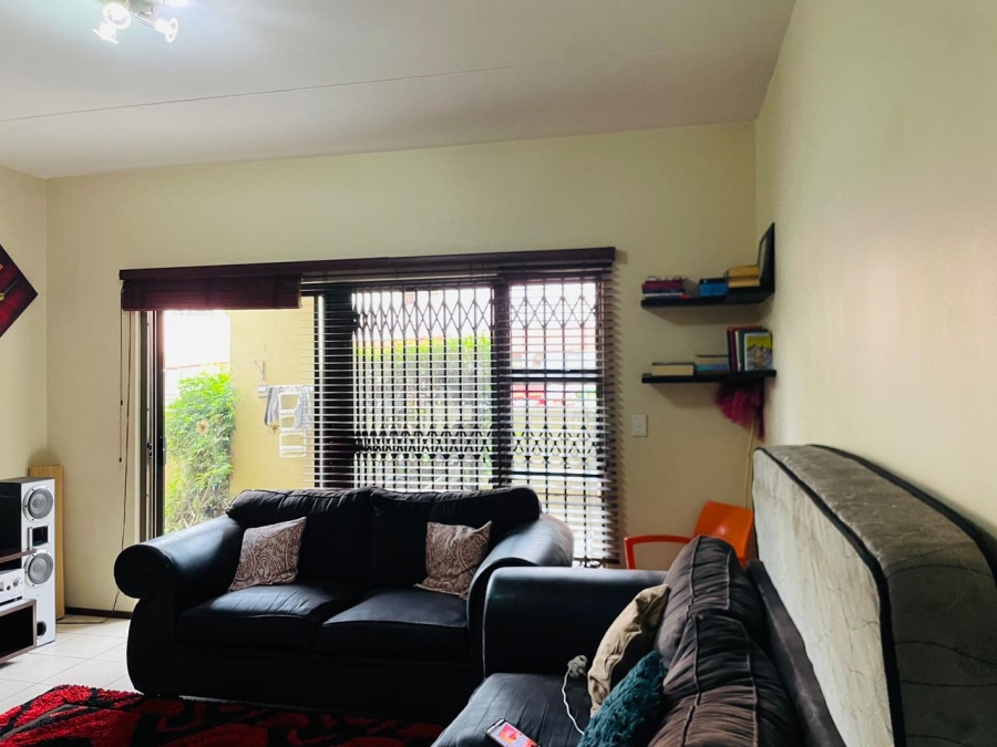 To Let 2 Bedroom Property for Rent in Pineslopes Gauteng