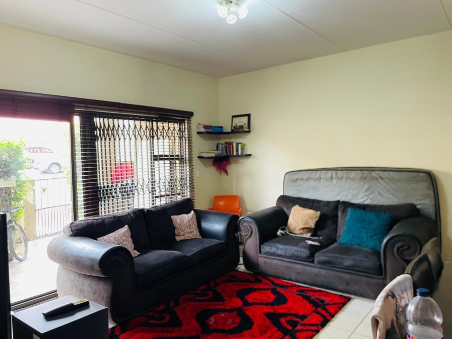 To Let 2 Bedroom Property for Rent in Pineslopes Gauteng