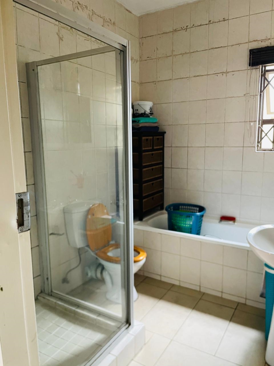 To Let 2 Bedroom Property for Rent in Pineslopes Gauteng