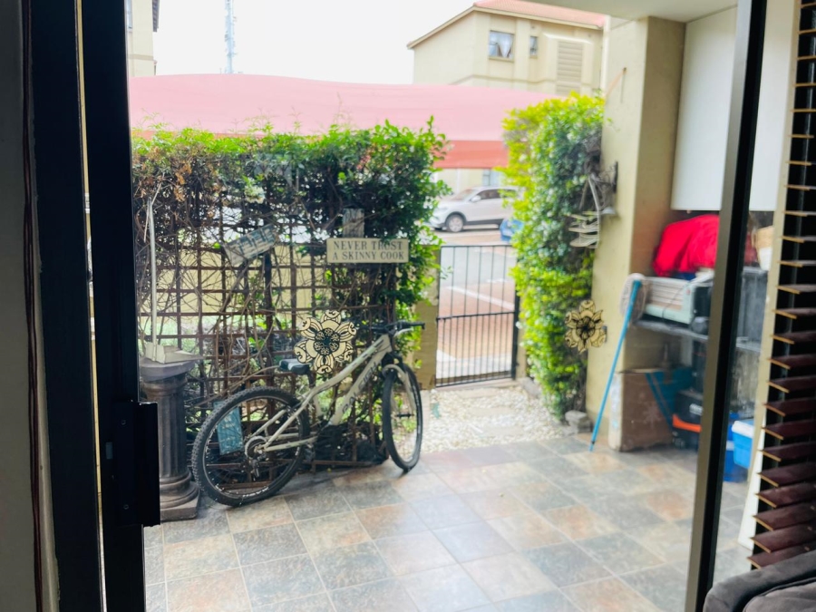 To Let 2 Bedroom Property for Rent in Pineslopes Gauteng