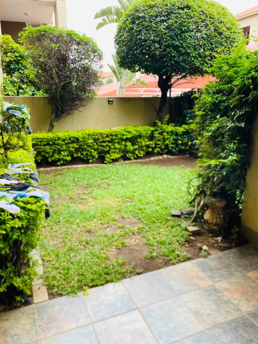 To Let 2 Bedroom Property for Rent in Pineslopes Gauteng