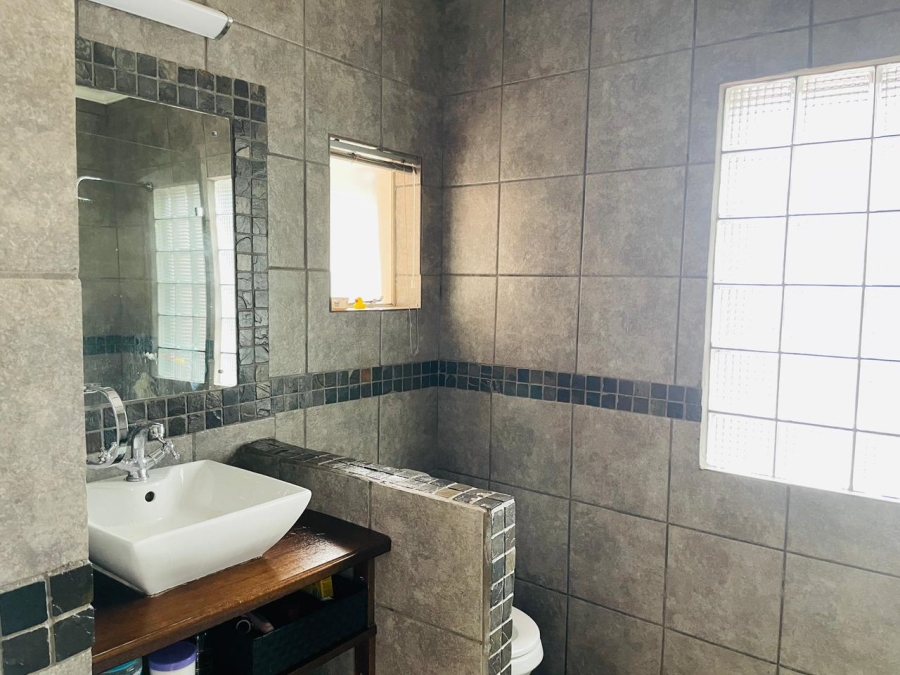 To Let 4 Bedroom Property for Rent in Horizon View Gauteng