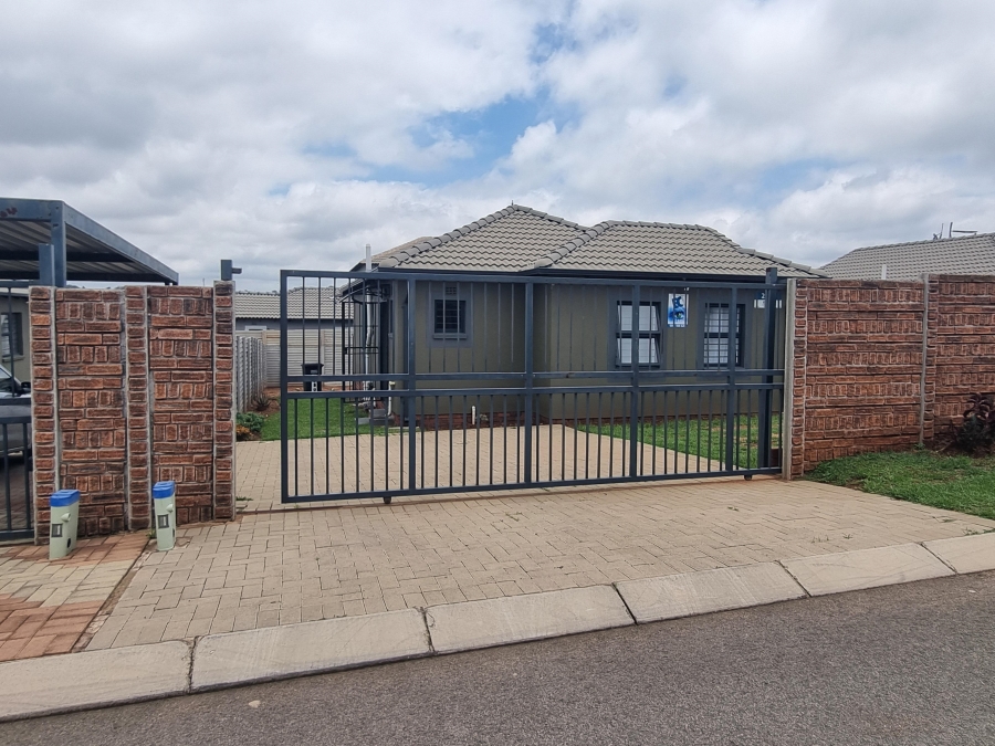 To Let 3 Bedroom Property for Rent in Witpoortjie Gauteng