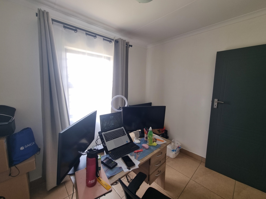 To Let 3 Bedroom Property for Rent in Witpoortjie Gauteng