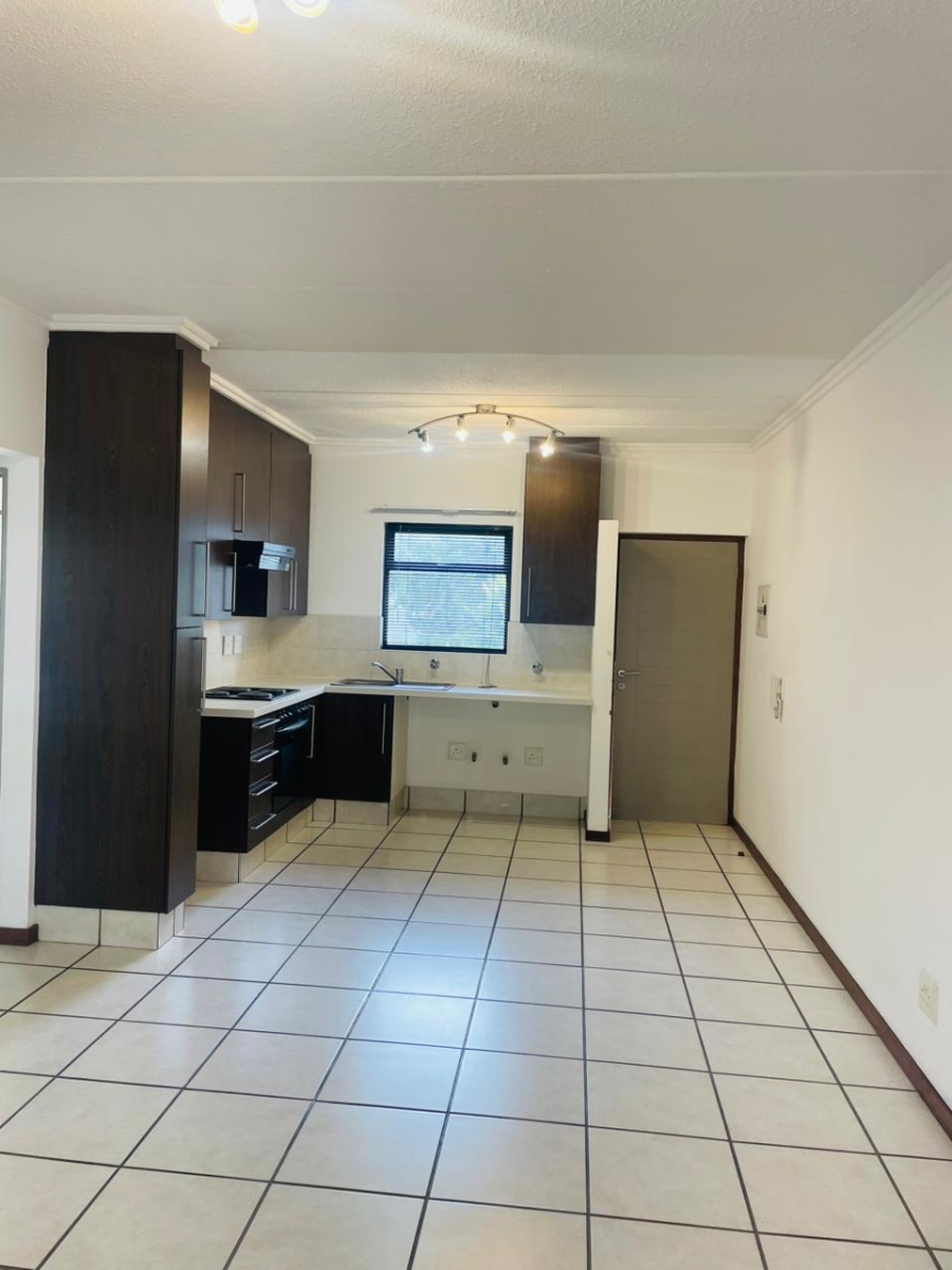 To Let 2 Bedroom Property for Rent in Fourways Gauteng