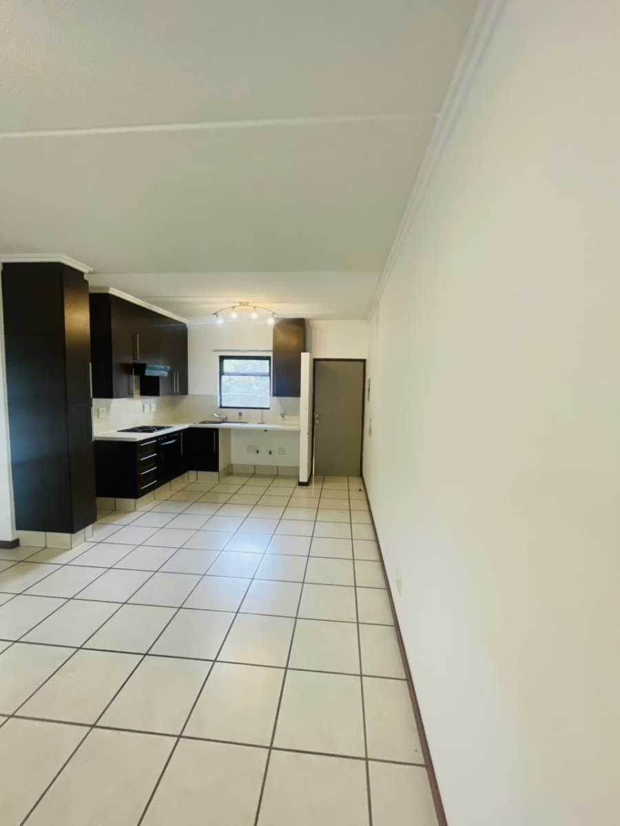 To Let 2 Bedroom Property for Rent in Fourways Gauteng