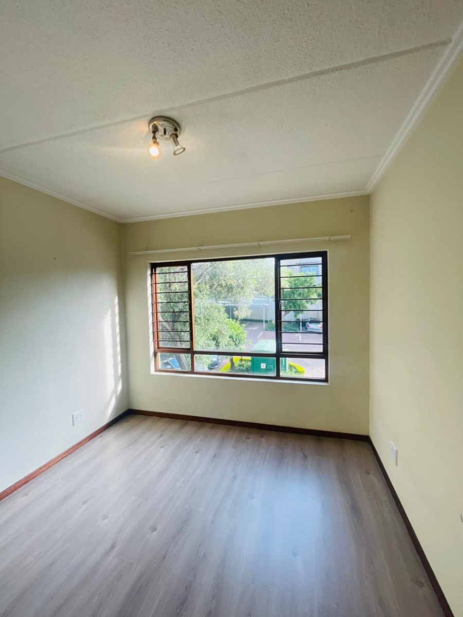 To Let 2 Bedroom Property for Rent in Fourways Gauteng