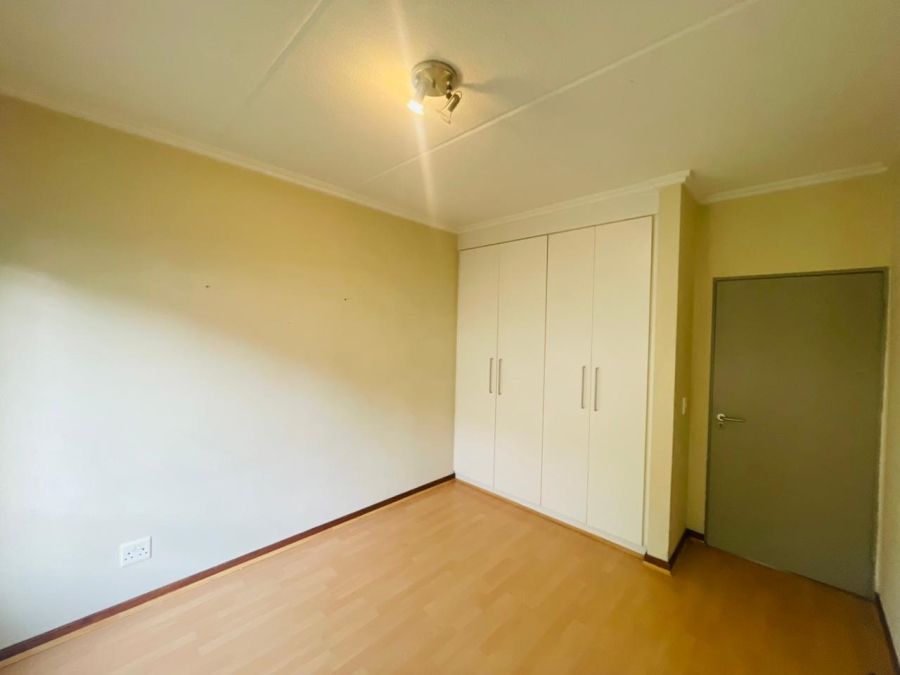 To Let 2 Bedroom Property for Rent in Fourways Gauteng
