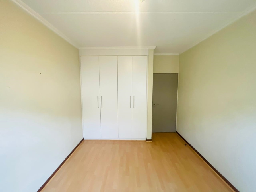 To Let 2 Bedroom Property for Rent in Fourways Gauteng
