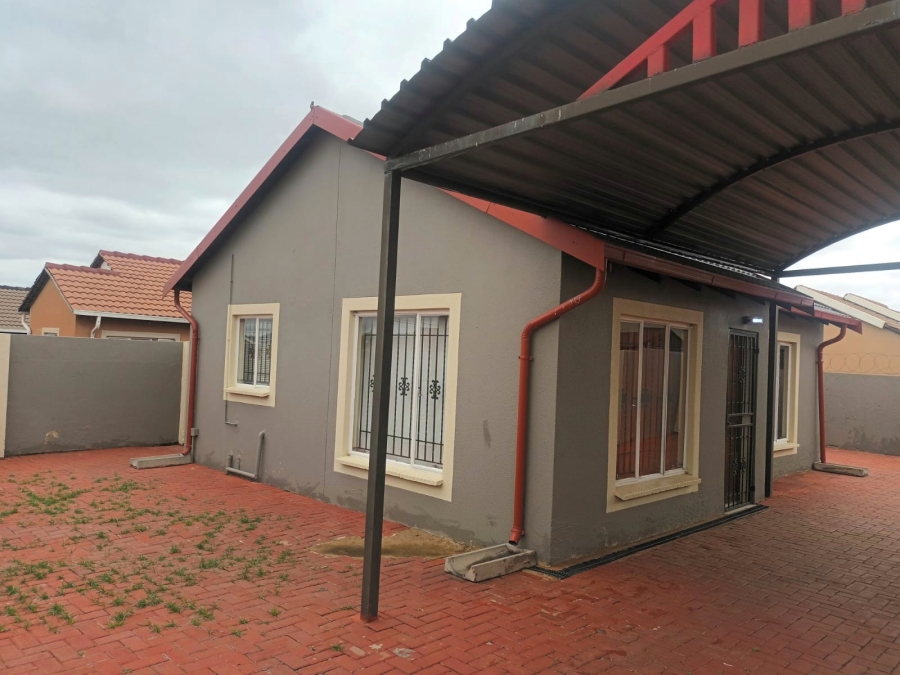 2 Bedroom Property for Sale in Rosslyn Gauteng