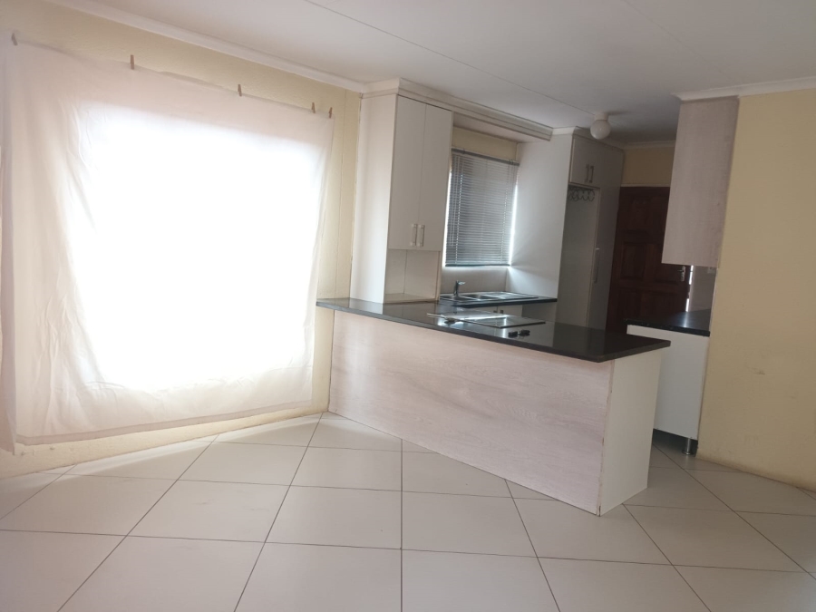 2 Bedroom Property for Sale in Rosslyn Gauteng