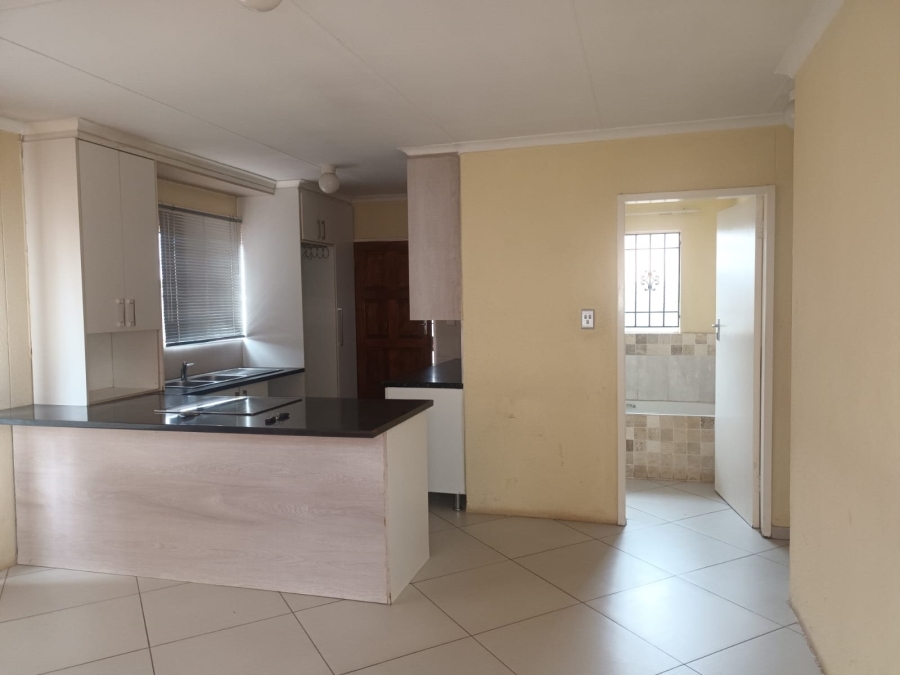 2 Bedroom Property for Sale in Rosslyn Gauteng