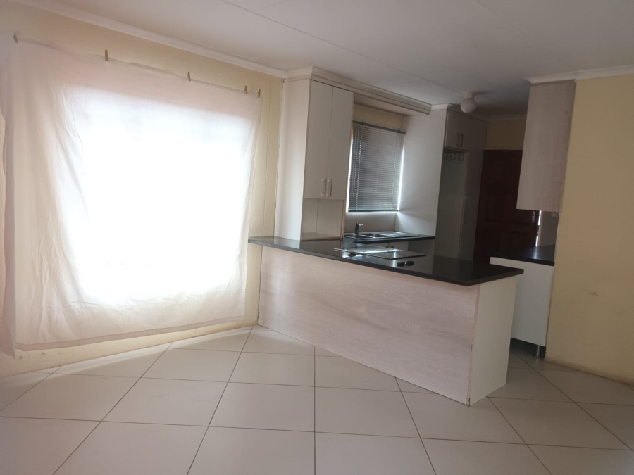 2 Bedroom Property for Sale in Rosslyn Gauteng