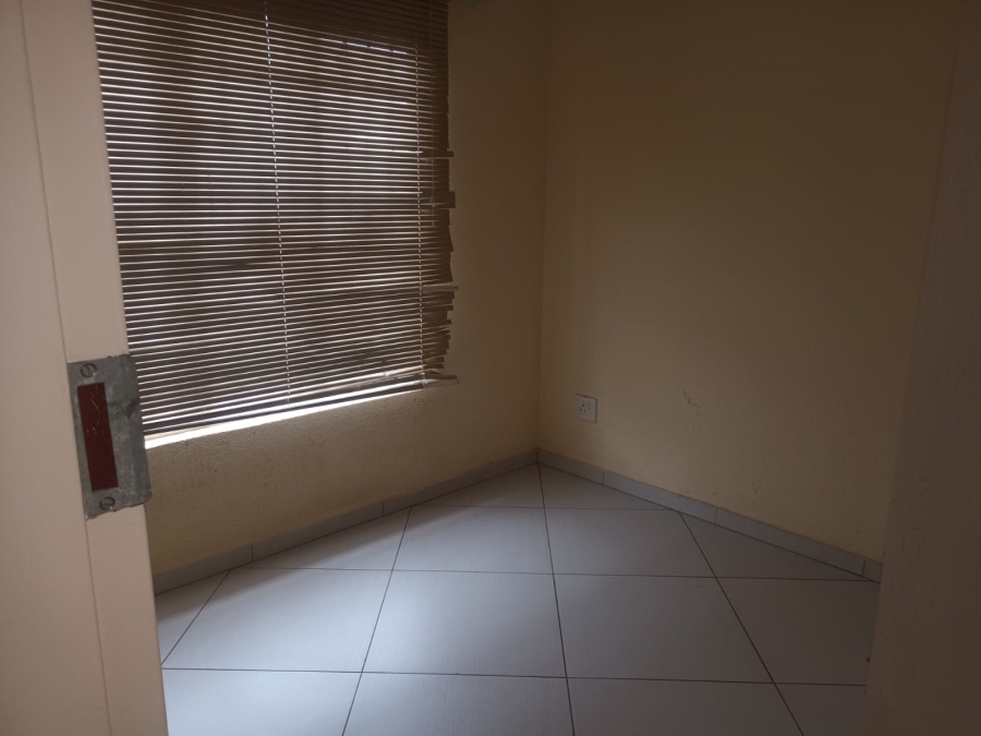 2 Bedroom Property for Sale in Rosslyn Gauteng