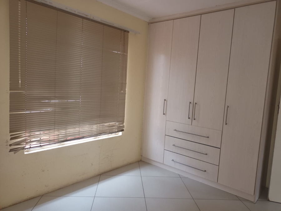 2 Bedroom Property for Sale in Rosslyn Gauteng