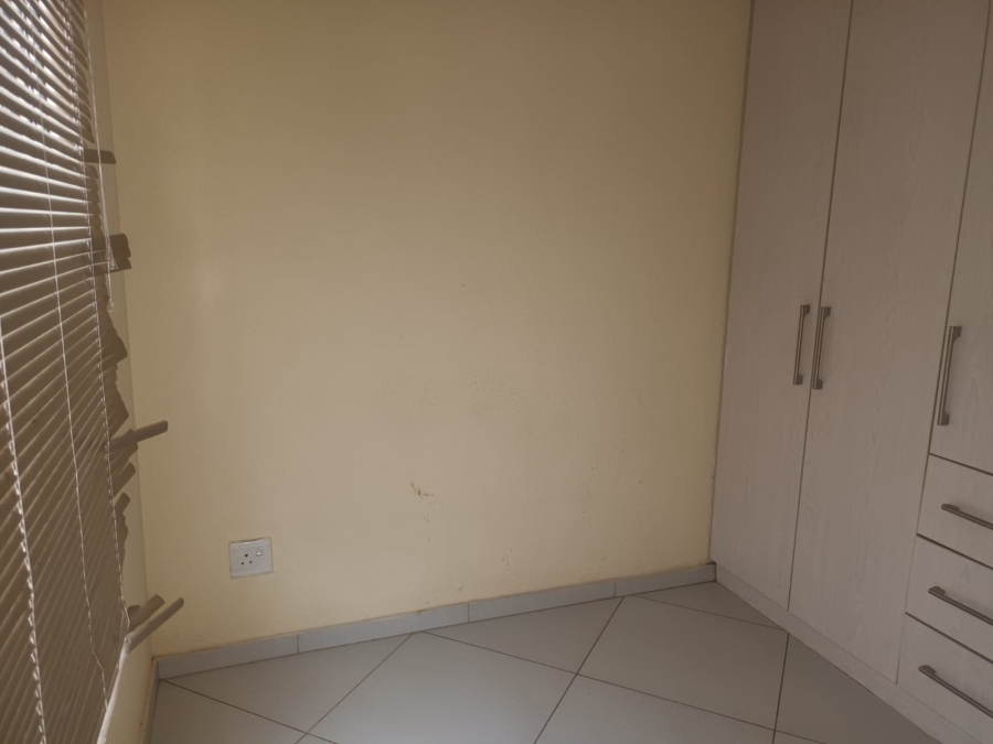 2 Bedroom Property for Sale in Rosslyn Gauteng