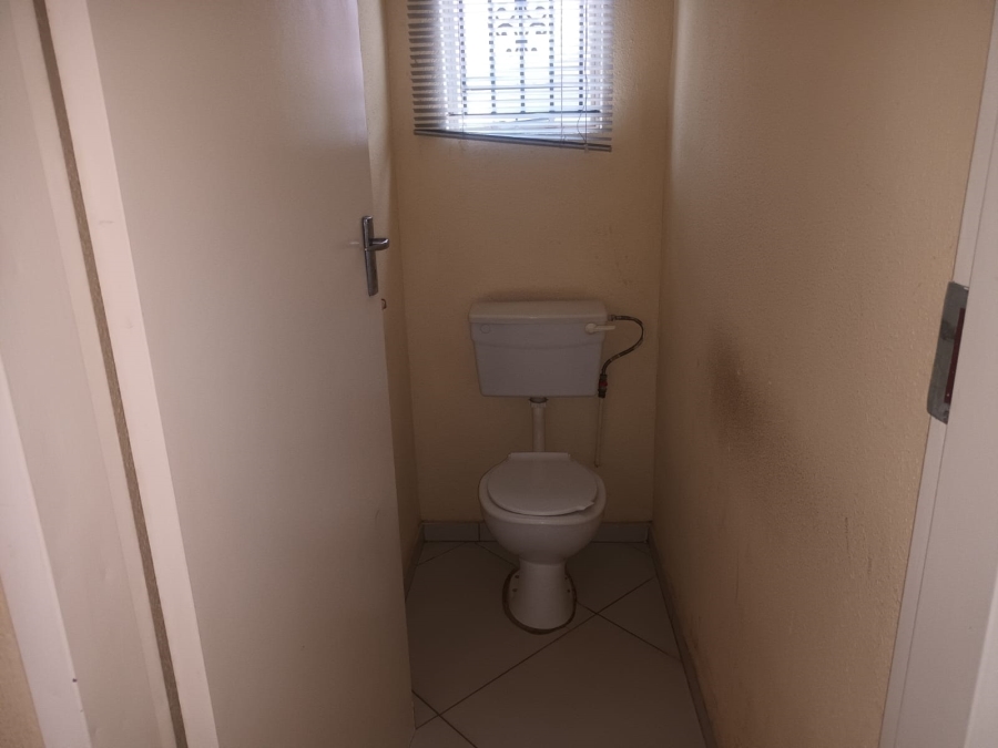 2 Bedroom Property for Sale in Rosslyn Gauteng