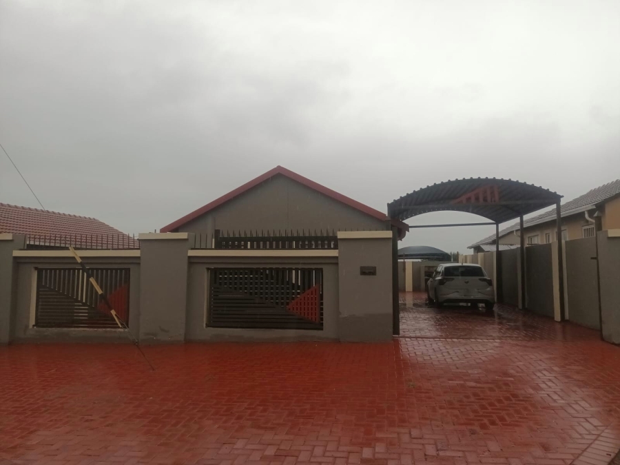 2 Bedroom Property for Sale in Rosslyn Gauteng