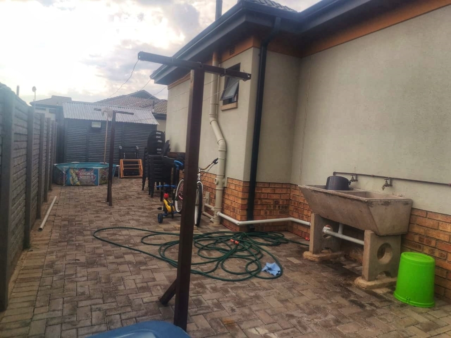 3 Bedroom Property for Sale in Lotus Gardens Gauteng