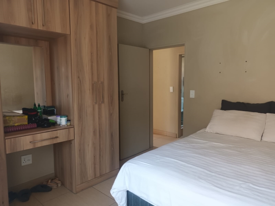 2 Bedroom Property for Sale in Andeon AH Gauteng