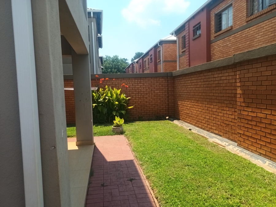 2 Bedroom Property for Sale in Andeon AH Gauteng